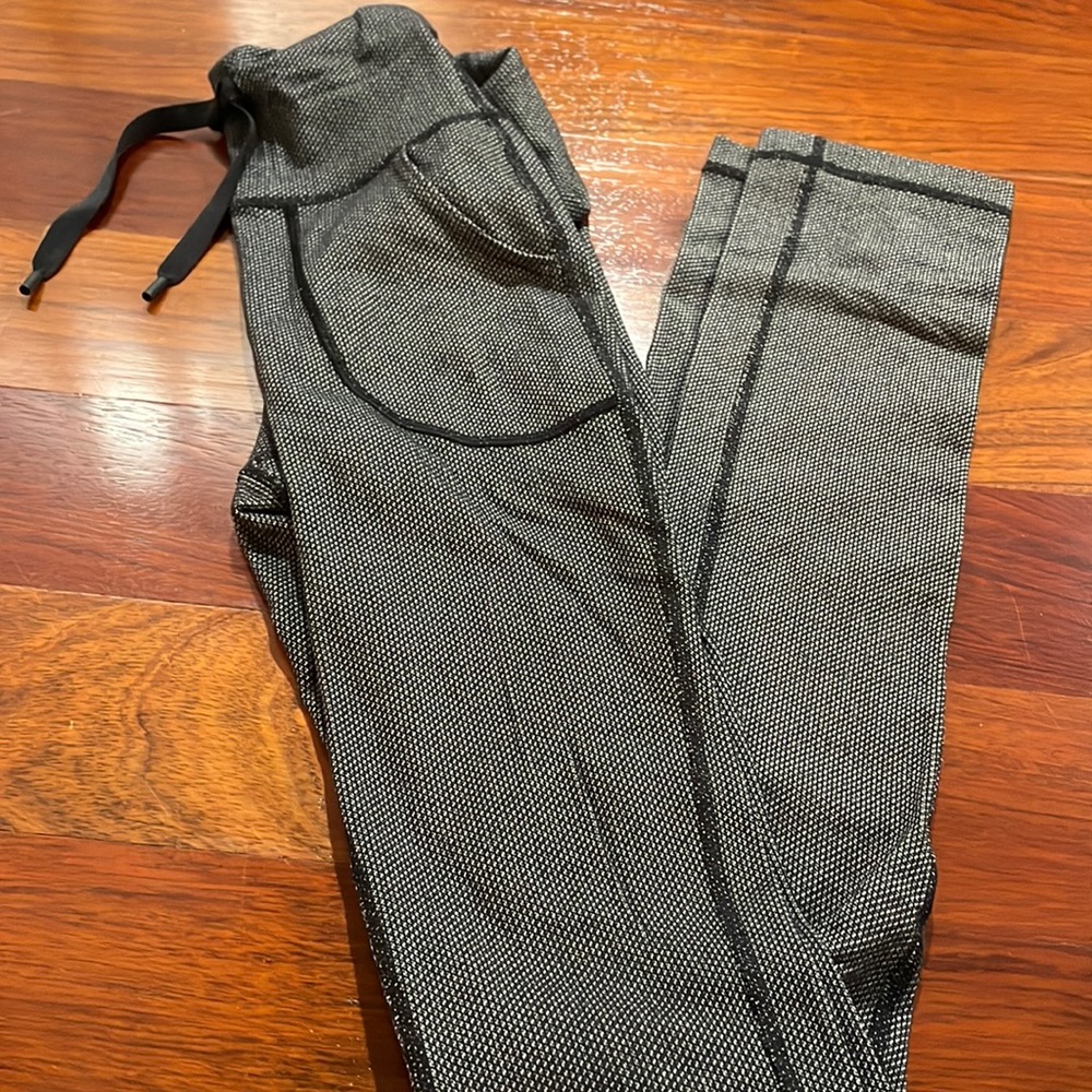 Excellent condition. Hardly worn Lululemon leggings